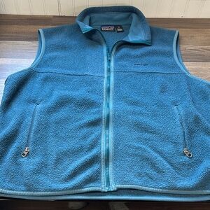 Patagonia men's Classic Synchilla fleece vest in a blue